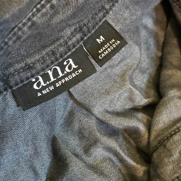 A.N.A. Shimmer Denim Look 3/4 sleeve collared size medium hi low button up used - Picture 5 of 11